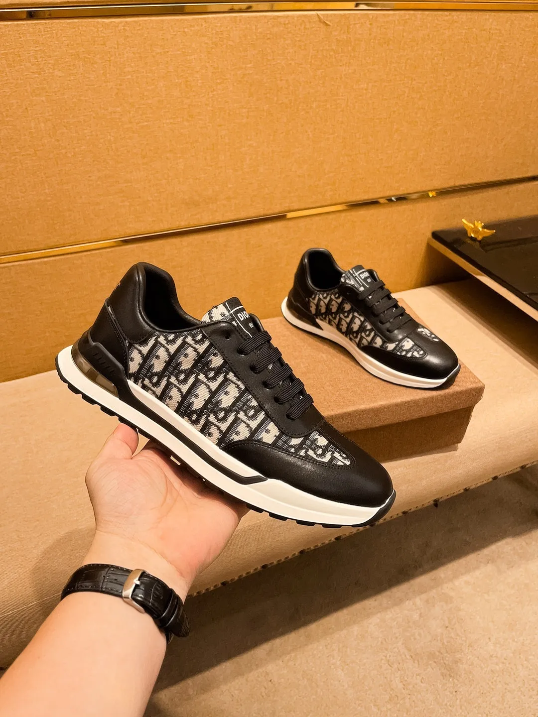 Men's men's shoes💰 420💰🔥【Dior】🔥Men's high-end brand of shoes official website 1:1 latest masterpiece: the upper is made of first-layer cowhide imported from Italy with a comfortable and breathable lining➕original non-slip and wear-resistant outsole🔥, making walking more convenient and comfortable! An exclusive new model, a stunning work, a beautiful 1:1 replica [color] compared to the official quality! Create a fashionable personality to set off your uniqueness! A must-have for trendy men! Classic 🔥Size: 38-44 Color: 🔥 2⃣️colors available🔥